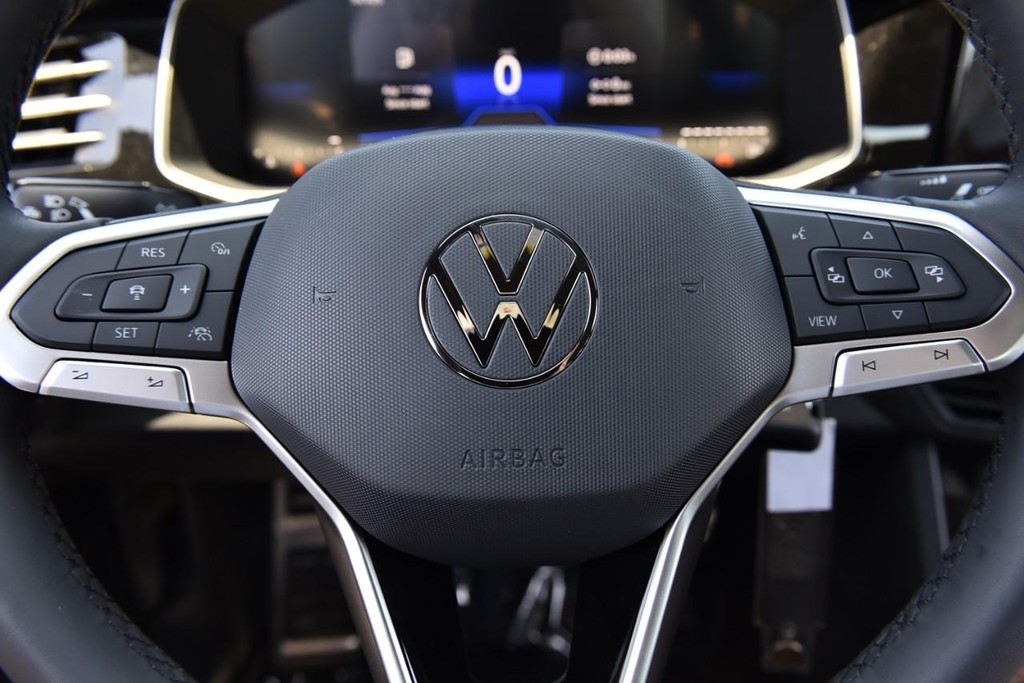 Volkswagen Jetta Vehicle Full-screen Gallery Image 18
