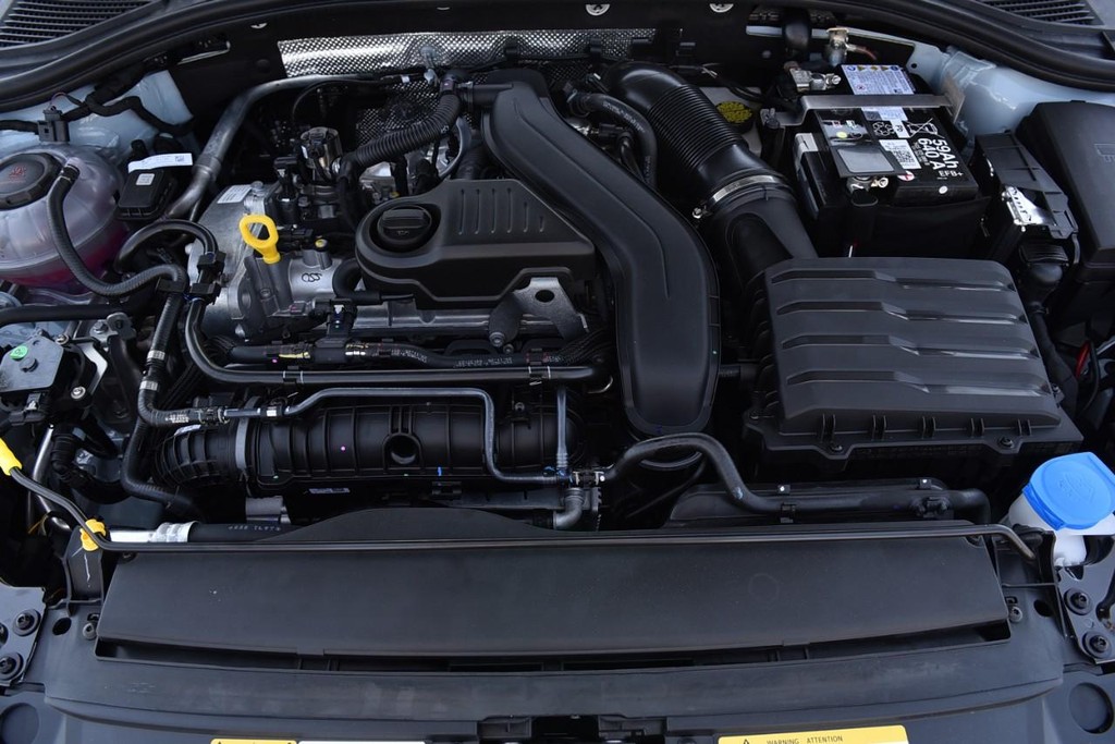 Volkswagen Jetta Vehicle Full-screen Gallery Image 23