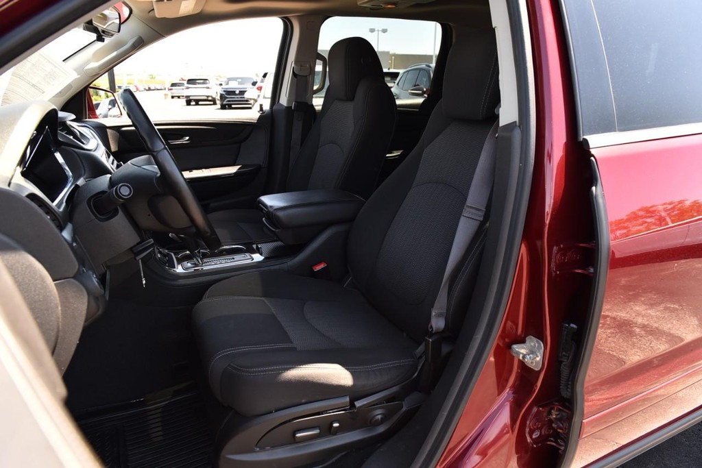 Chevrolet Traverse Vehicle Full-screen Gallery Image 17