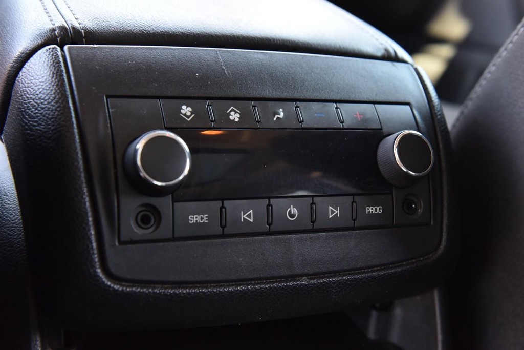 Chevrolet Traverse Vehicle Full-screen Gallery Image 21