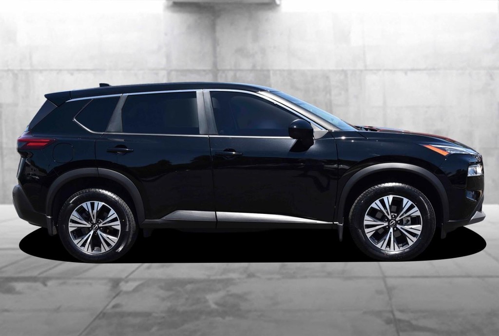 Nissan Rogue Vehicle Full-screen Gallery Image 5