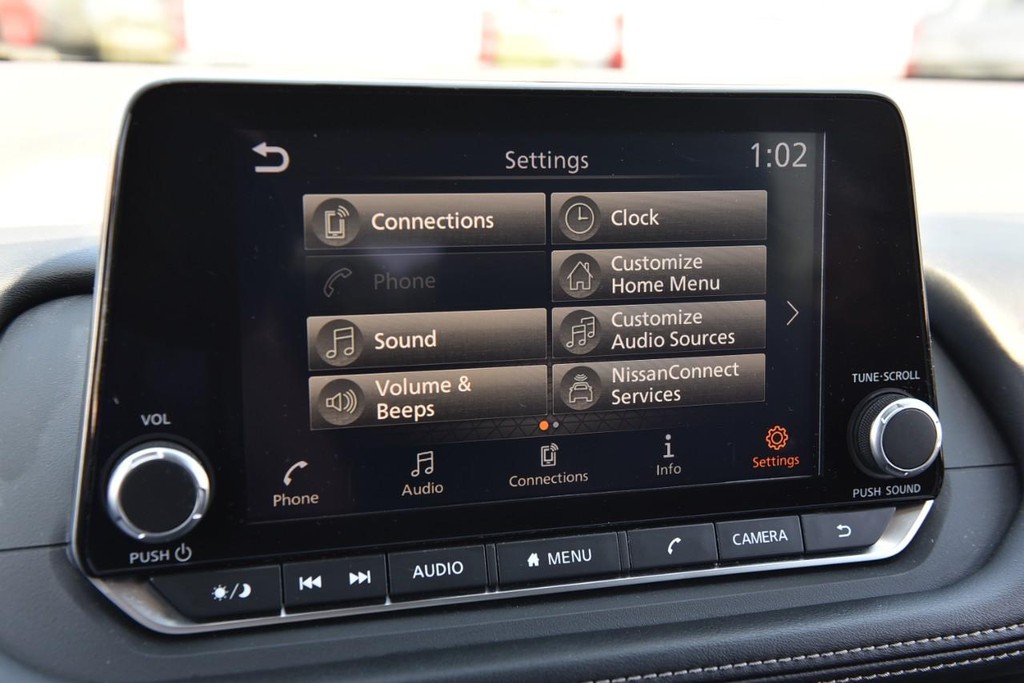 Nissan Rogue Vehicle Full-screen Gallery Image 13
