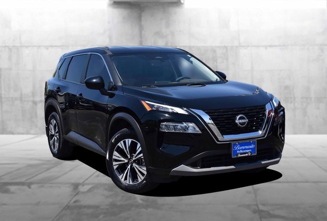 Nissan Rogue Vehicle Image 02