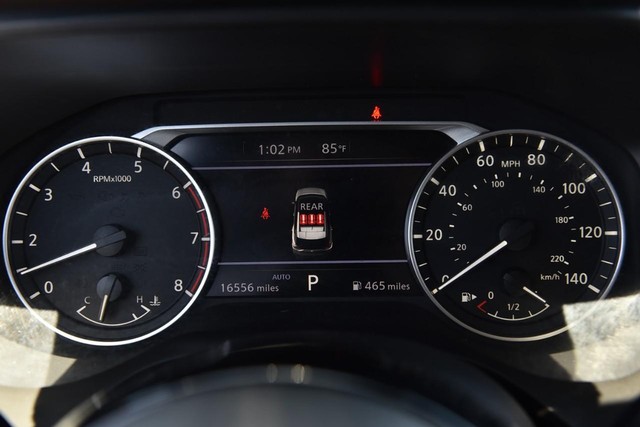 Nissan Rogue Vehicle Image 11