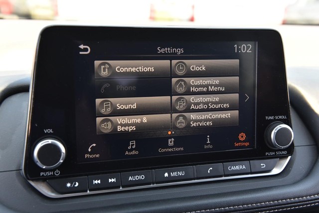 Nissan Rogue Vehicle Image 13