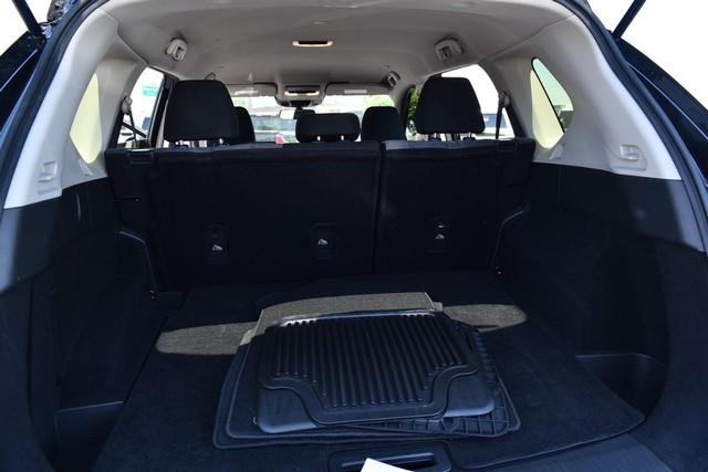 Nissan Rogue Vehicle Image 23