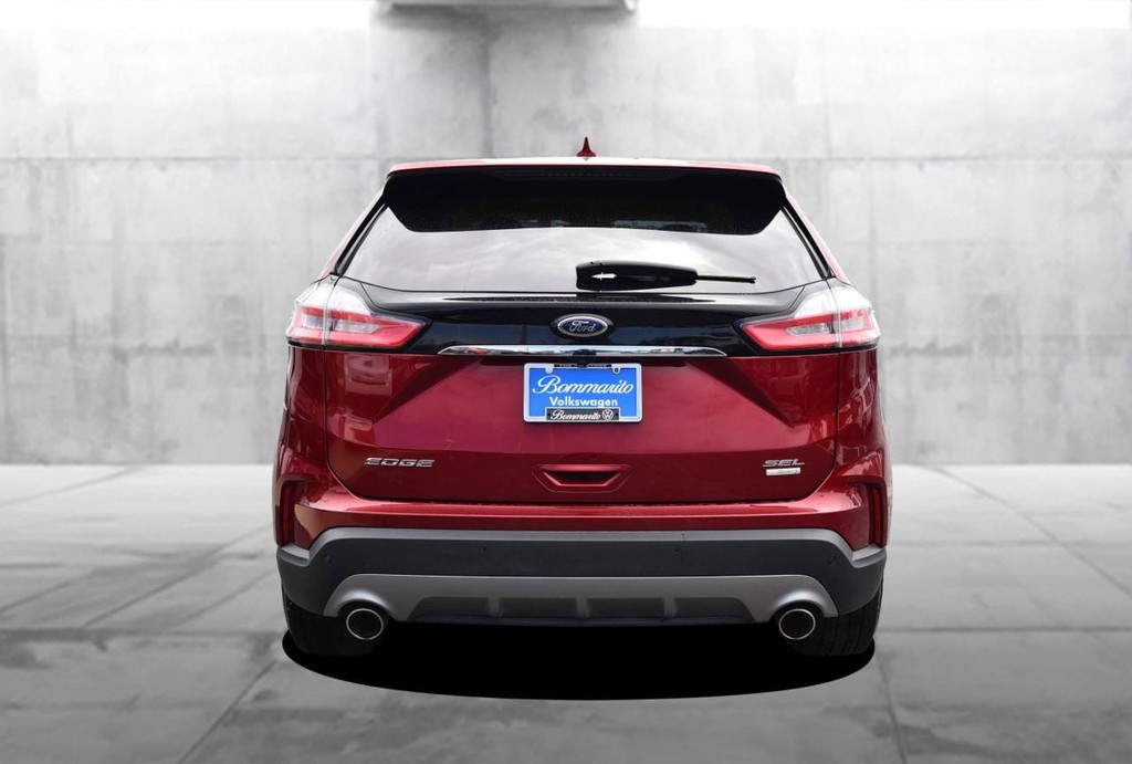 Ford Edge Vehicle Full-screen Gallery Image 06