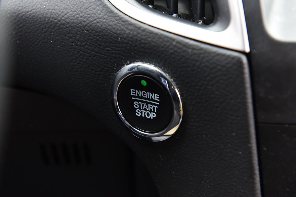 Ford Edge Vehicle Full-screen Gallery Image 15