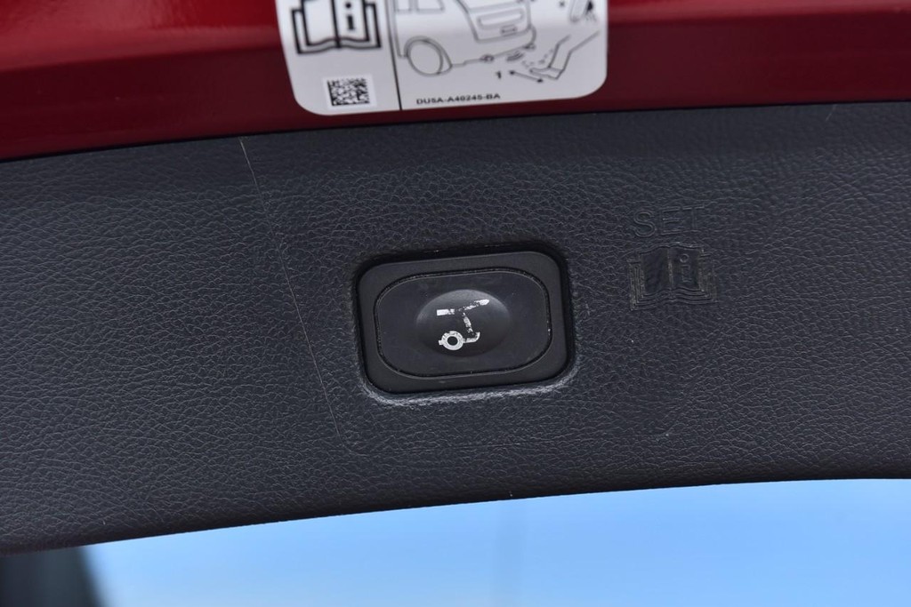 Ford Edge Vehicle Full-screen Gallery Image 22