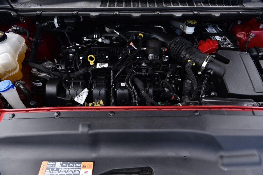 Ford Edge Vehicle Full-screen Gallery Image 23