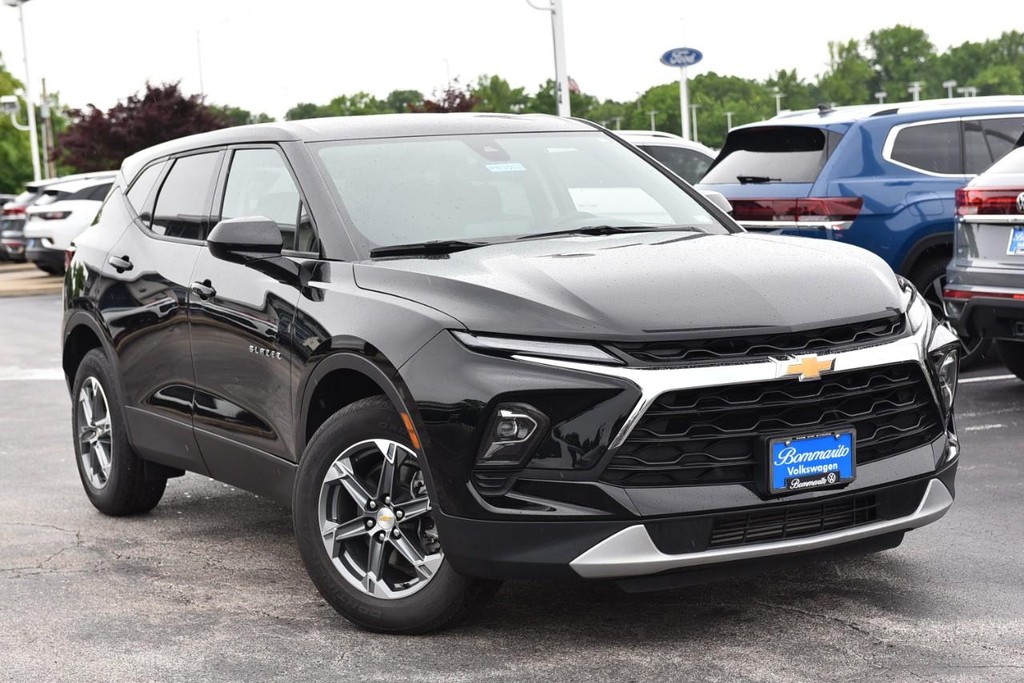 Chevrolet Blazer Vehicle Full-screen Gallery Image 02