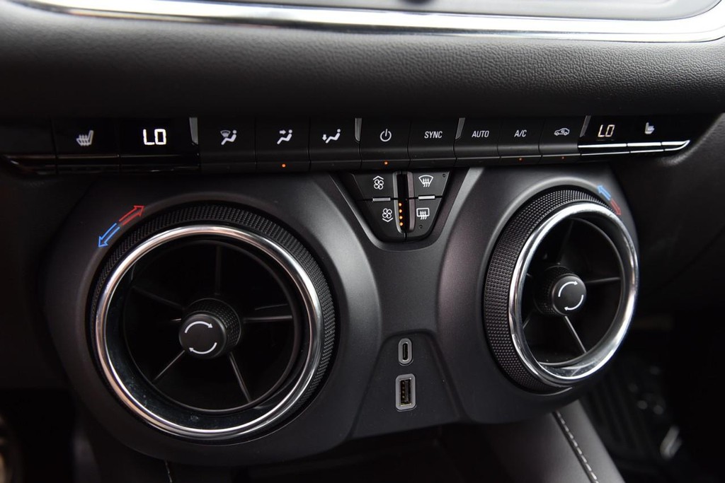 Chevrolet Blazer Vehicle Full-screen Gallery Image 13