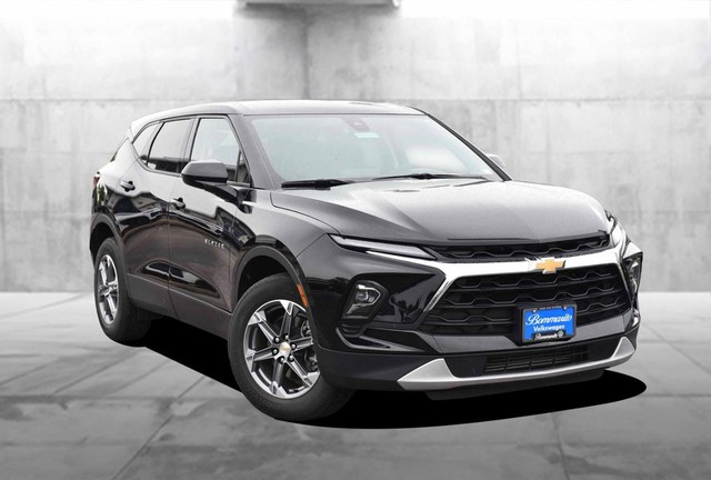 Chevrolet Blazer Vehicle Image 02