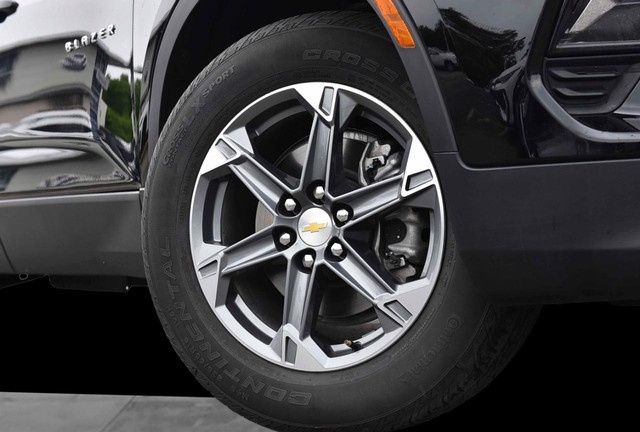 Chevrolet Blazer Vehicle Image 03