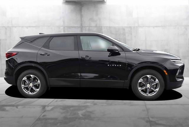 Chevrolet Blazer Vehicle Image 05