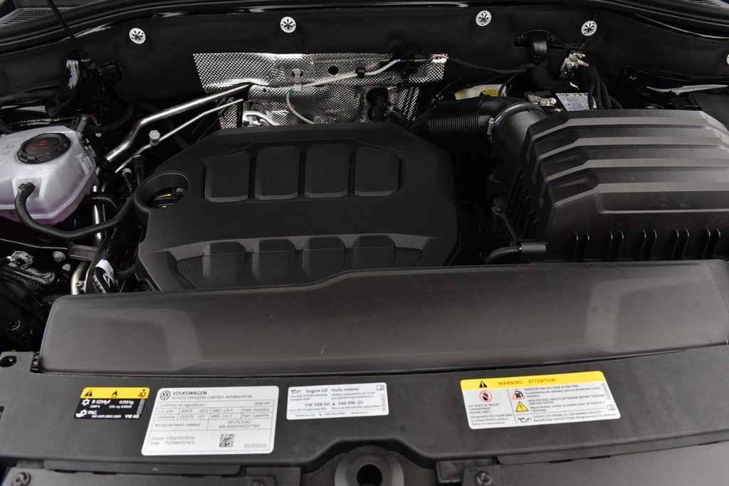Volkswagen Atlas Cross Sport Vehicle Full-screen Gallery Image 26