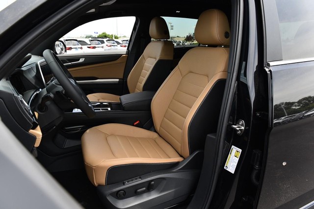 Volkswagen Atlas Cross Sport Vehicle Image 18