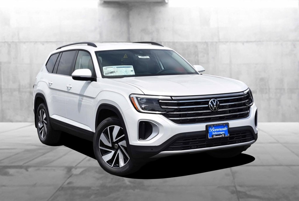 Volkswagen Atlas Vehicle Full-screen Gallery Image 2