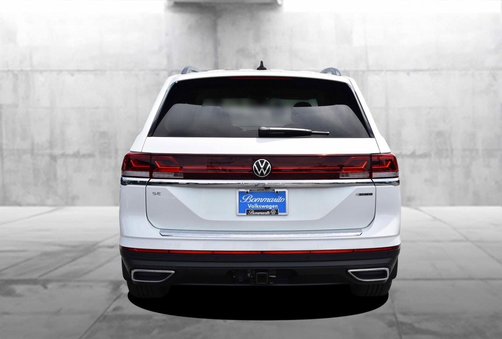 Volkswagen Atlas Vehicle Full-screen Gallery Image 6