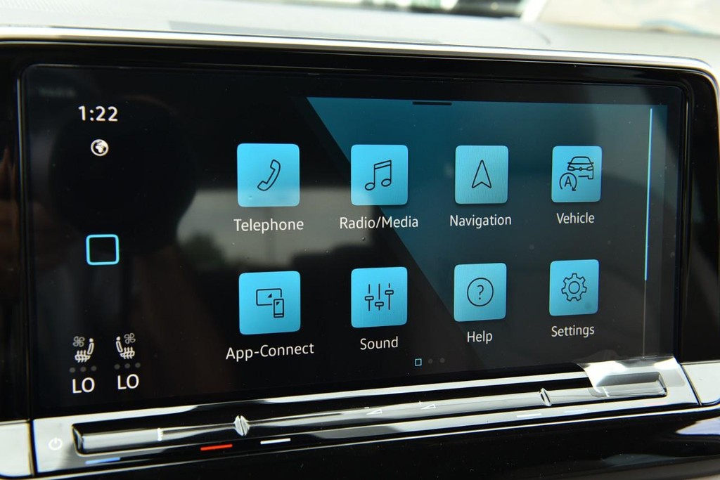 Volkswagen Atlas Vehicle Full-screen Gallery Image 13