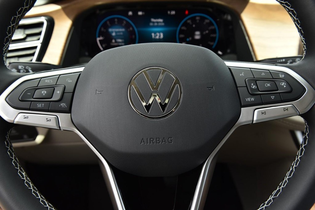 Volkswagen Atlas Vehicle Full-screen Gallery Image 17