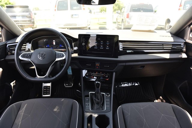 Volkswagen Jetta Vehicle Image 07