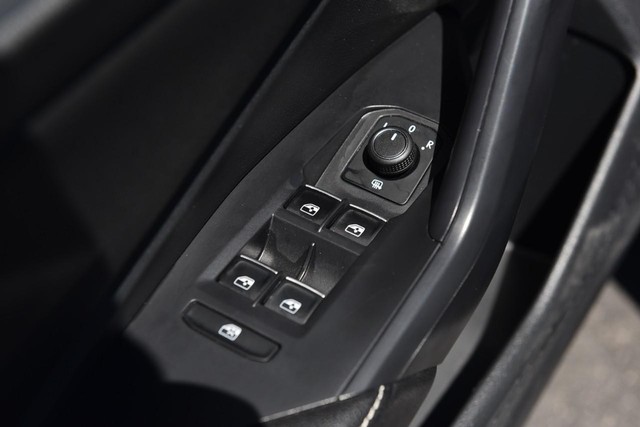 Volkswagen Jetta Vehicle Image 08