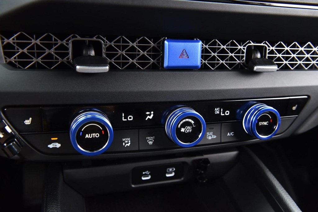 Honda Accord Sedan Vehicle Full-screen Gallery Image 14