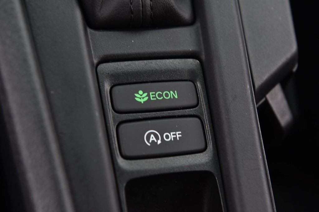 Honda Accord Sedan Vehicle Full-screen Gallery Image 16