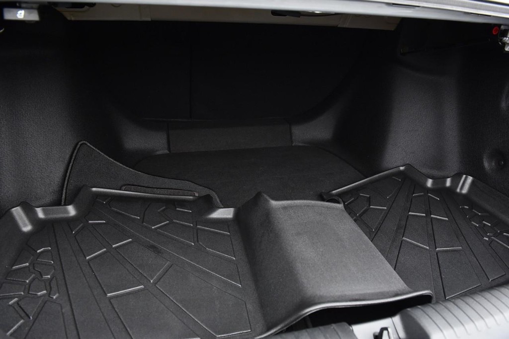 Honda Accord Sedan Vehicle Full-screen Gallery Image 24