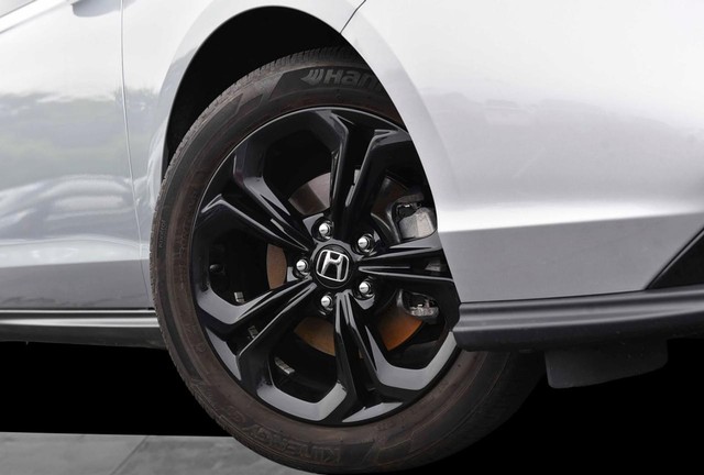 Honda Accord Sedan Vehicle Image 03