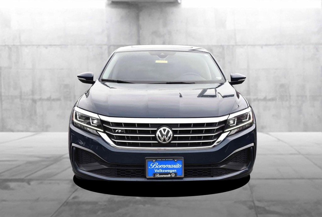 Volkswagen Passat Vehicle Full-screen Gallery Image 4