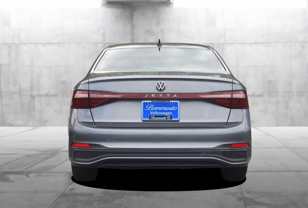 Volkswagen Jetta Vehicle Full-screen Gallery Image 6