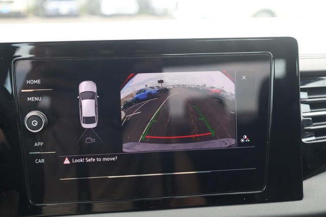 Volkswagen Jetta Vehicle Image 16