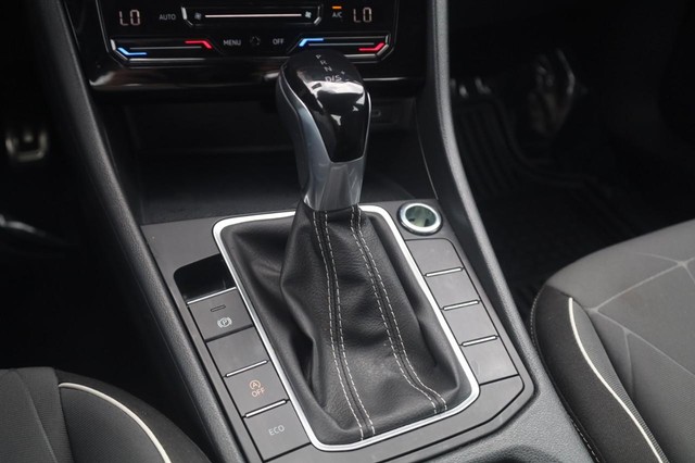 Volkswagen Jetta Vehicle Image 19