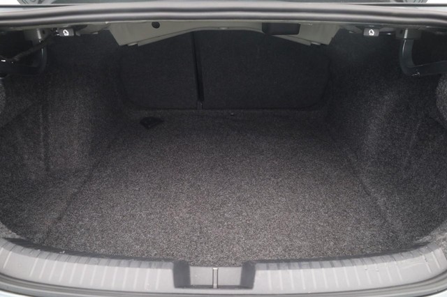 Volkswagen Jetta Vehicle Image 21