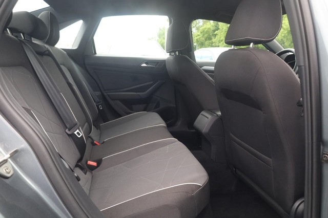 Volkswagen Jetta Vehicle Image 24