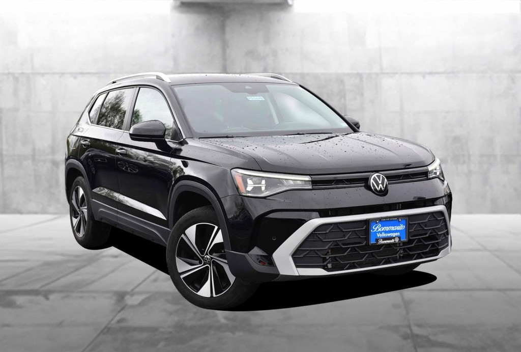 Volkswagen Taos Vehicle Full-screen Gallery Image 2