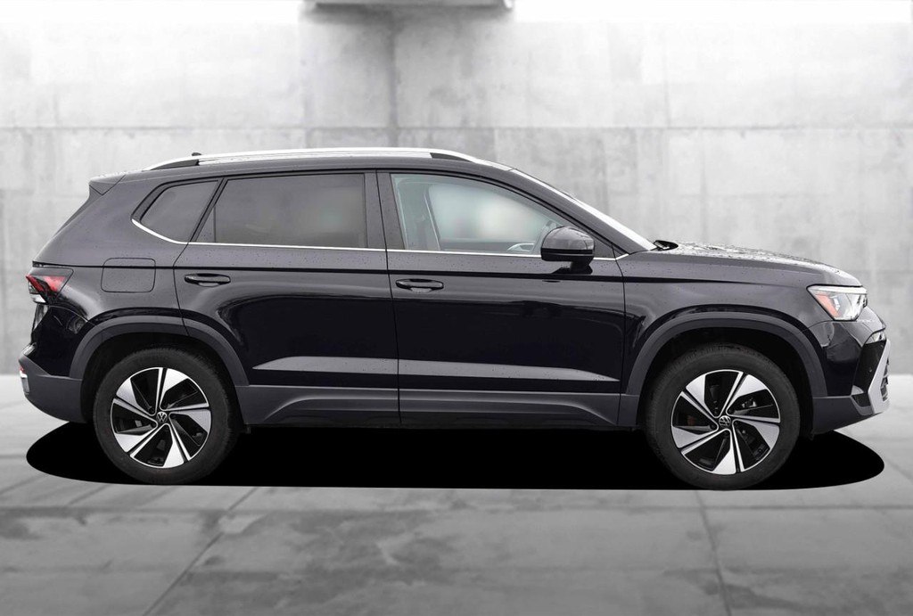 Volkswagen Taos Vehicle Full-screen Gallery Image 5