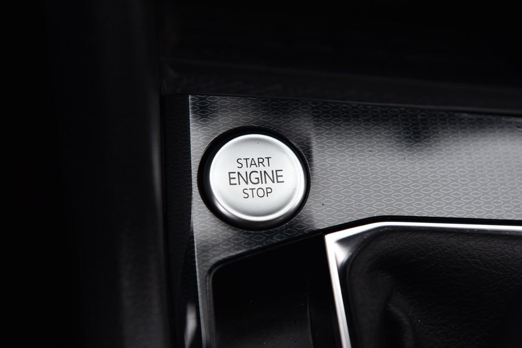 Volkswagen Taos Vehicle Full-screen Gallery Image 16