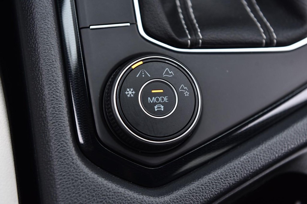 Volkswagen Taos Vehicle Full-screen Gallery Image 17