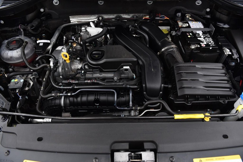 Volkswagen Taos Vehicle Full-screen Gallery Image 25