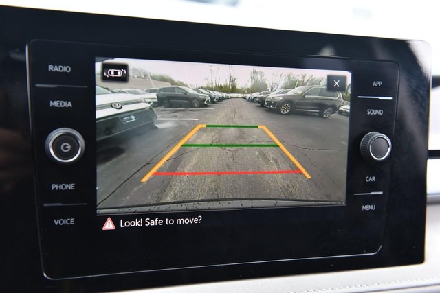 Volkswagen Taos Vehicle Image 12