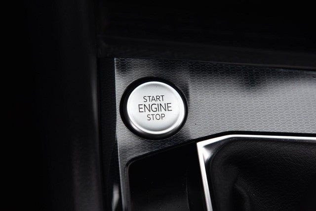 Volkswagen Taos Vehicle Image 16