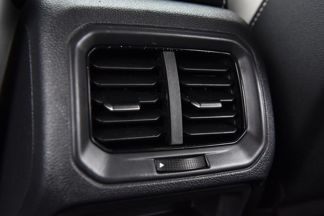 Volkswagen Taos Vehicle Image 22