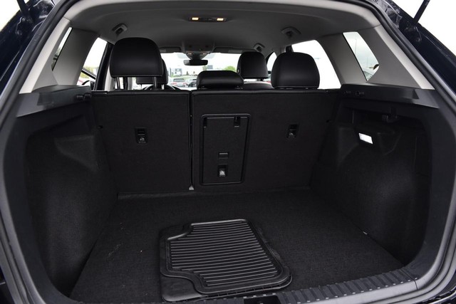 Volkswagen Taos Vehicle Image 24
