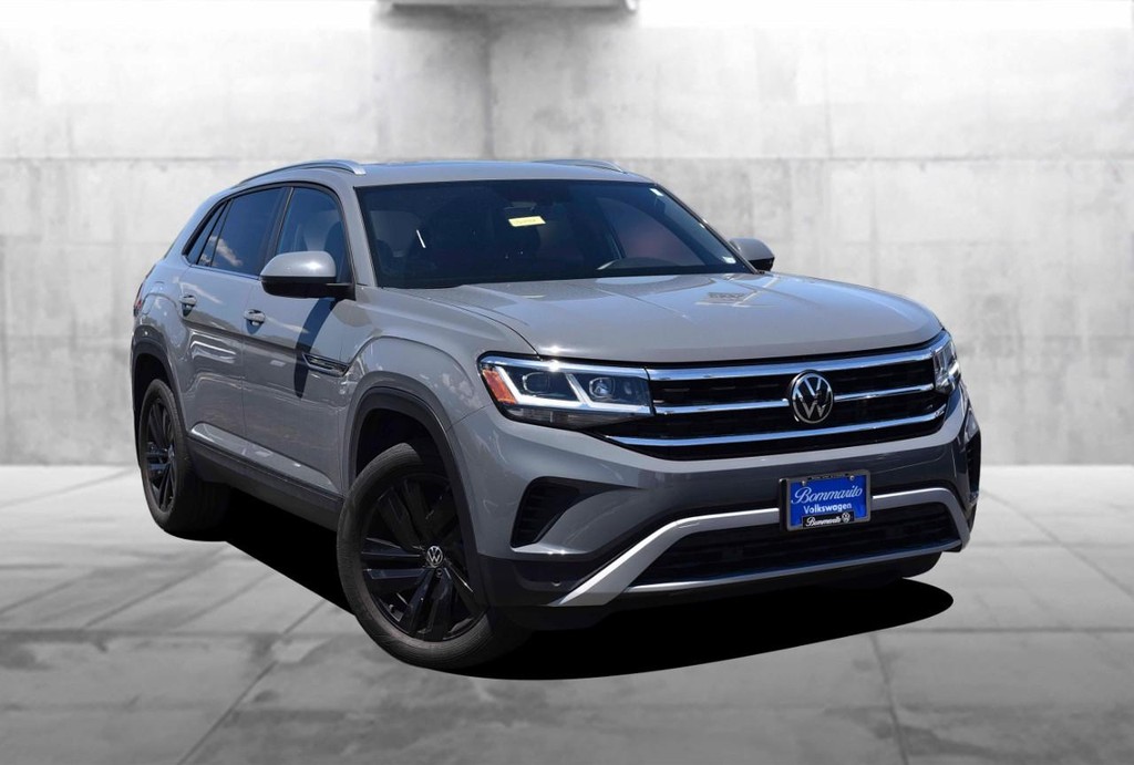 Volkswagen Atlas Cross Sport Vehicle Full-screen Gallery Image 2
