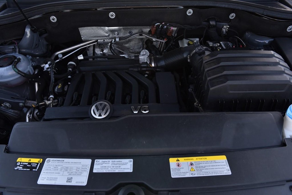 Volkswagen Atlas Cross Sport Vehicle Full-screen Gallery Image 27