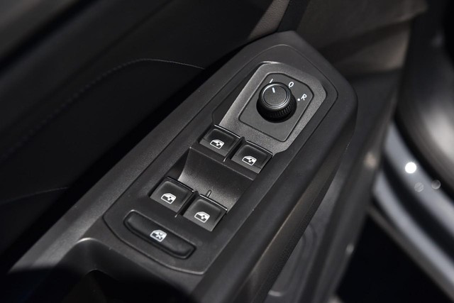 Volkswagen Atlas Cross Sport Vehicle Image 08