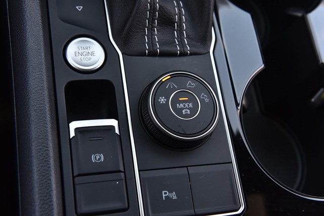 Volkswagen Atlas Cross Sport Vehicle Image 17